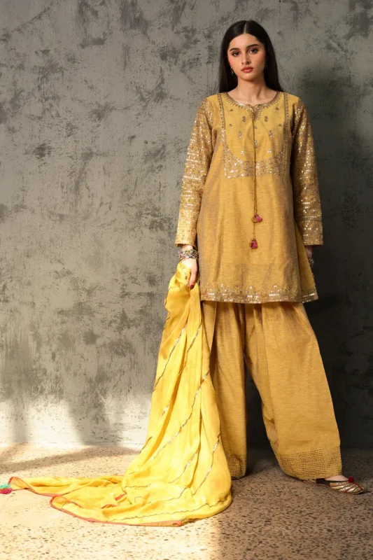 Zilverah Golden Sequin Farshi Suit – Pakistani Formal Wear Available in Norway